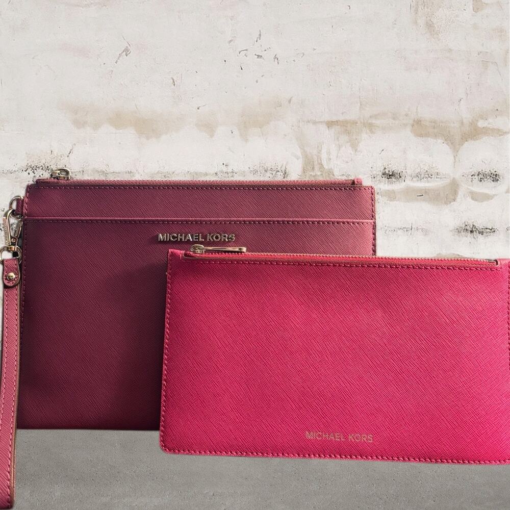 Michael Kors Jet Set Travel XL Pop Out Clutch in Pomegranate - Picture 3 of 7